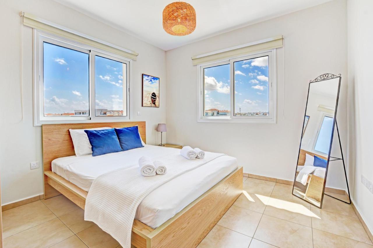 ♥ Sunny&Cozy Family Apartment ★ Walk To The Beach☼ Paralimni Exteriör bild