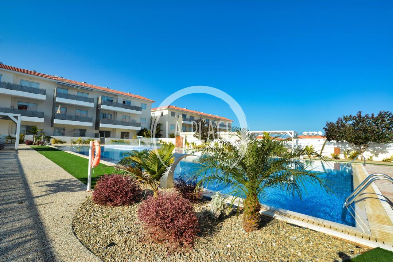 ♥ Sunny&Cozy Family Apartment ★ Walk To The Beach☼ Paralimni Exteriör bild