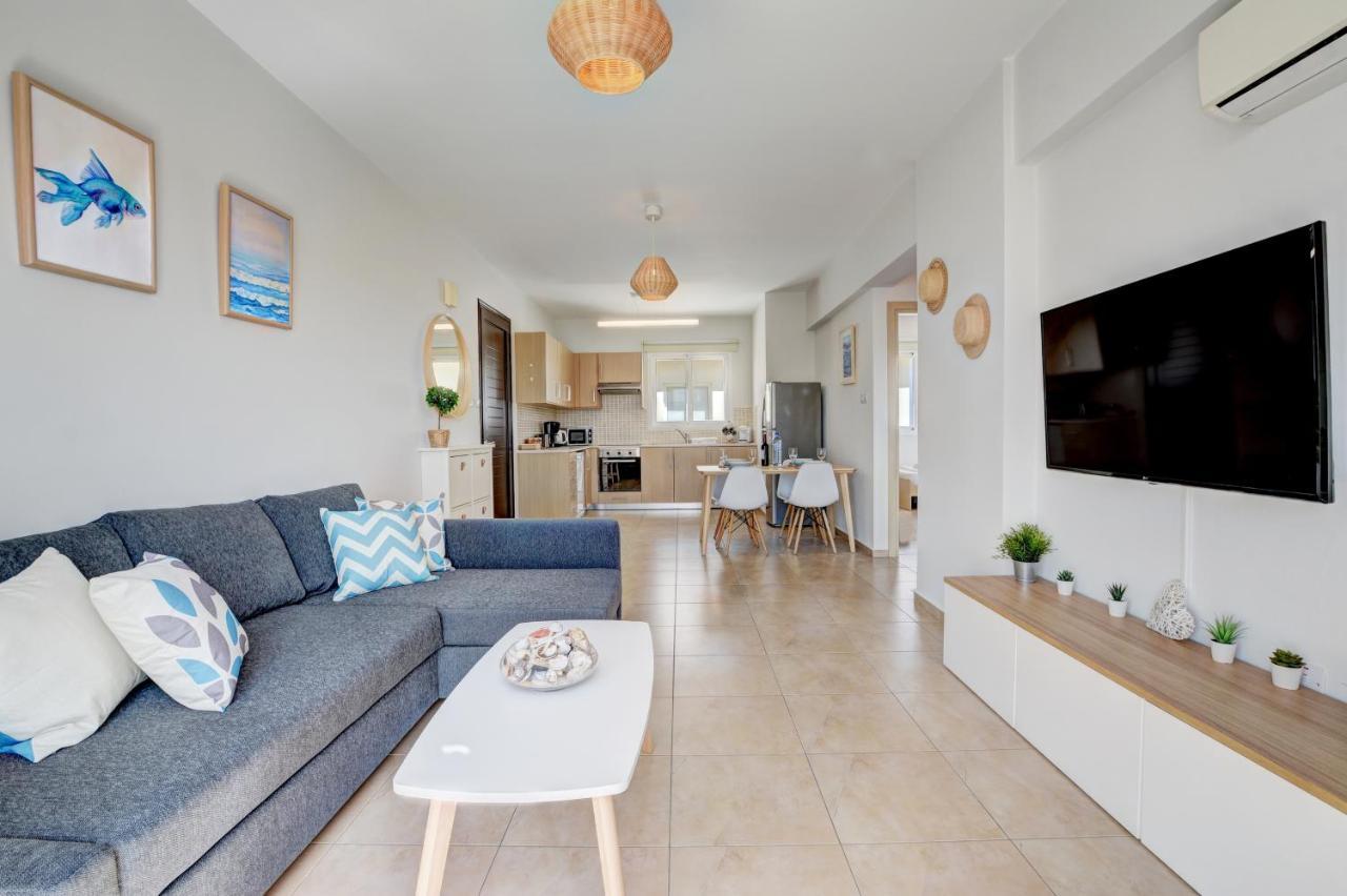 ♥ Sunny&Cozy Family Apartment ★ Walk To The Beach☼ Paralimni Exteriör bild