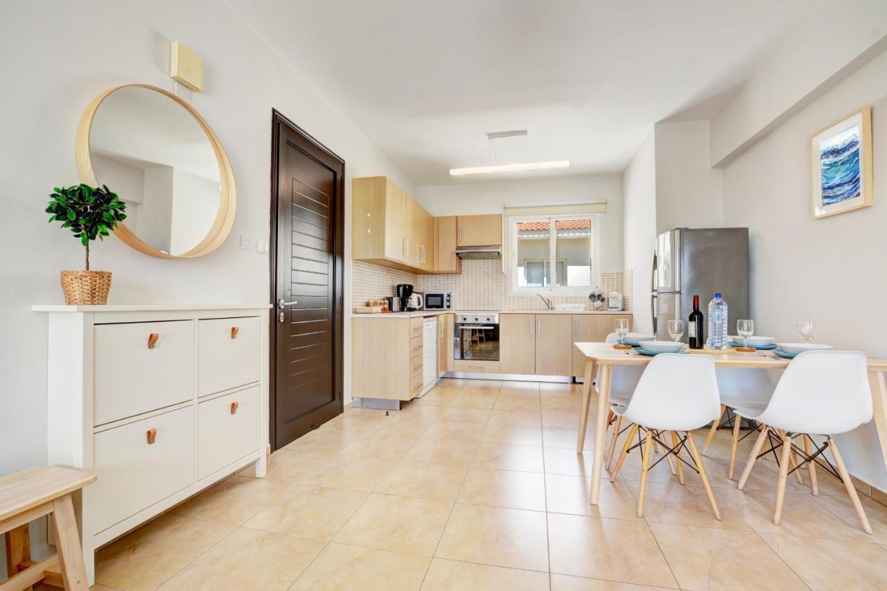 ♥ Sunny&Cozy Family Apartment ★ Walk To The Beach☼ Paralimni Exteriör bild
