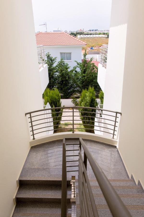 ♥ Sunny&Cozy Family Apartment ★ Walk To The Beach☼ Paralimni Exteriör bild