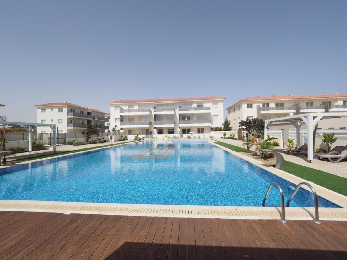♥ Sunny&Cozy Family Apartment ★ Walk To The Beach☼ Paralimni Exteriör bild